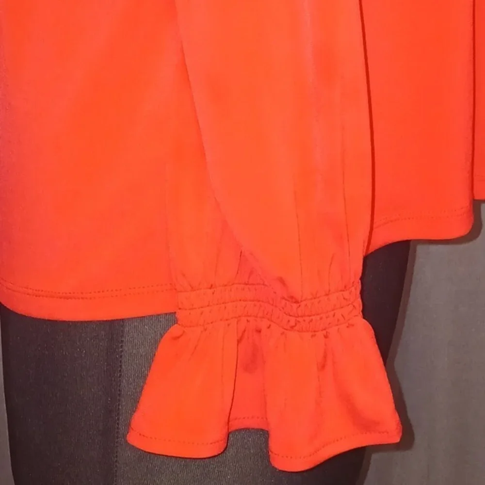 Michael Kors Red Blouse Top Gold Grommet V Neck‎ Long Sleeve Ruffle Cuff small